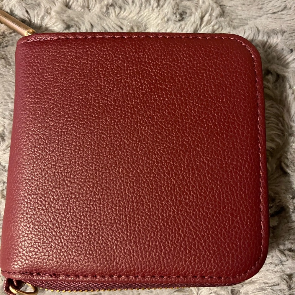 thirty-one Mini All About The Benjamins Mulberry ❤️💜 includes WRISTLET! NWOT. - Picture 2 of 4
